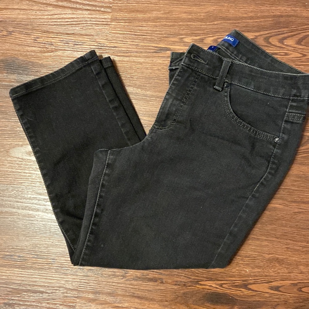 Bandolino Black Denim Capris